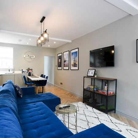 Pass The Keys Newly Refurbed 3Bed 2Bath House In Central Portsmouth Exterior photo
