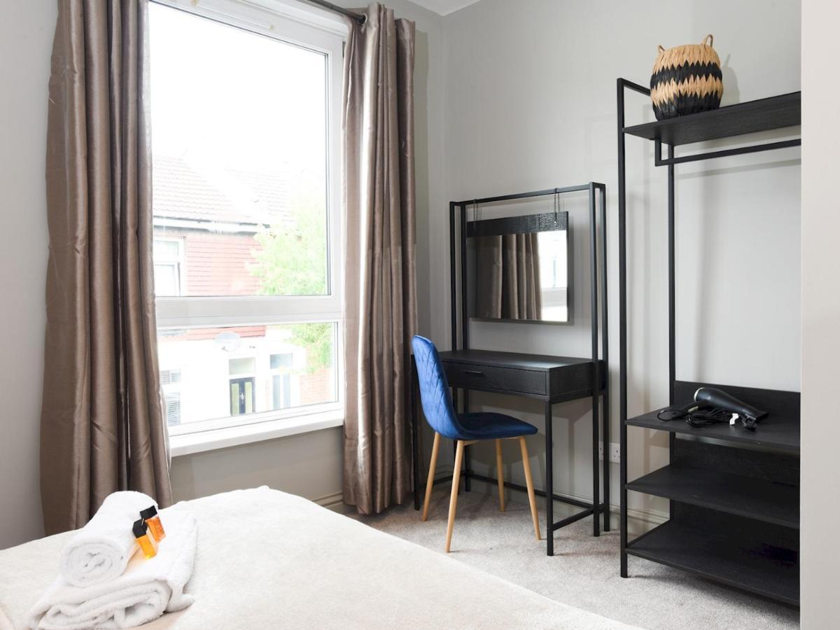 Pass The Keys Newly Refurbed 3Bed 2Bath House In Central Portsmouth Exterior photo